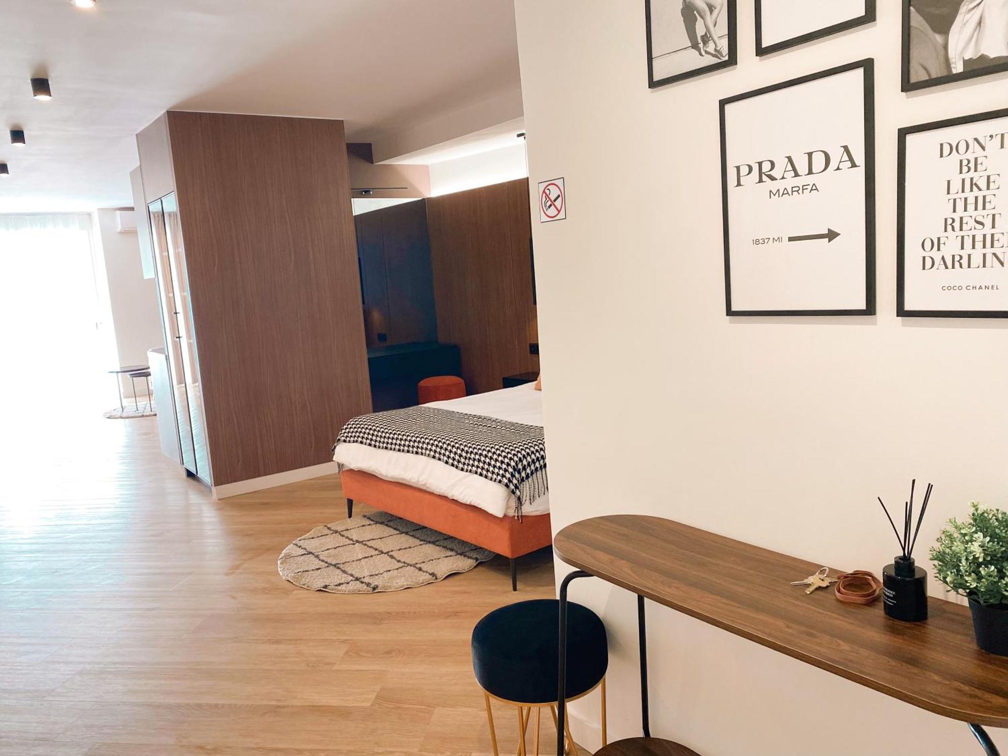 Zeus Apartment 托雷莫利诺斯 外观 照片