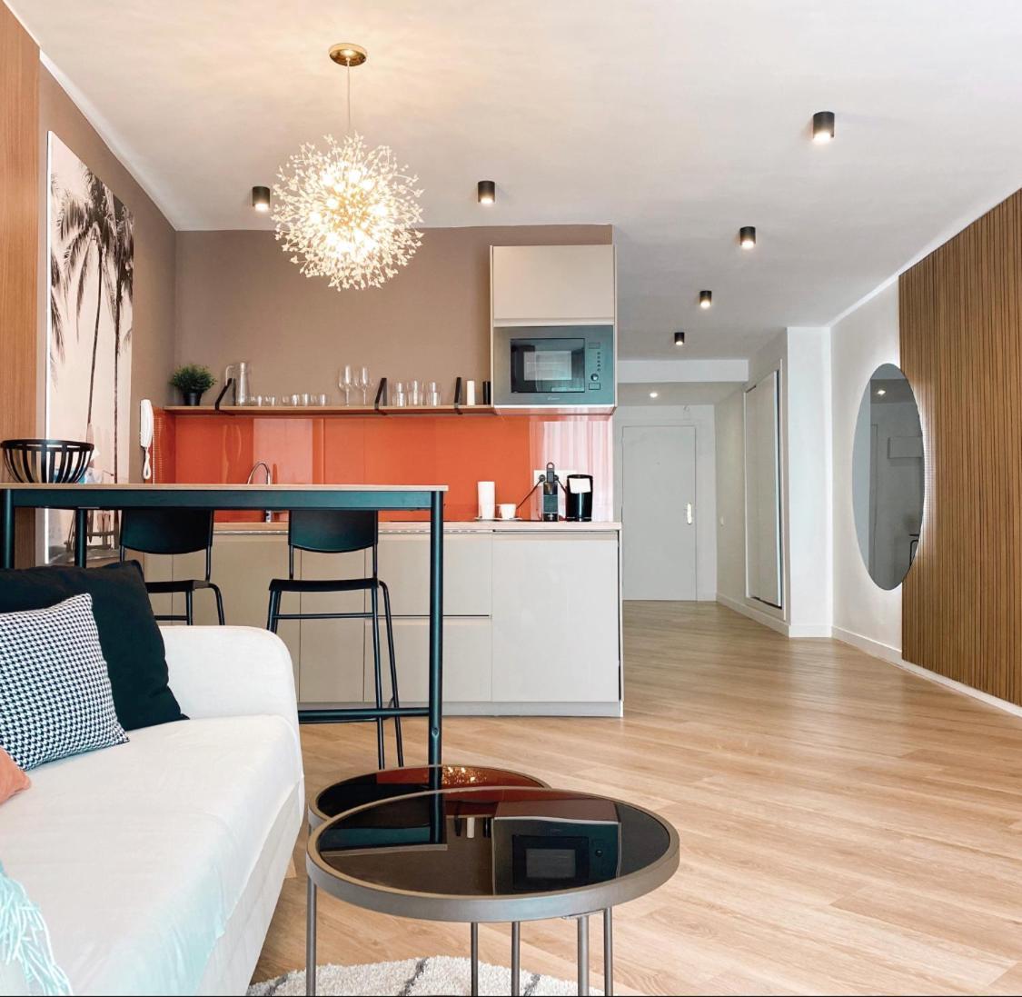 Zeus Apartment 托雷莫利诺斯 外观 照片